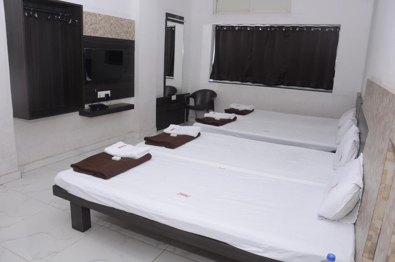 Hotel Mangalam Kurandvad Zewnętrze zdjęcie