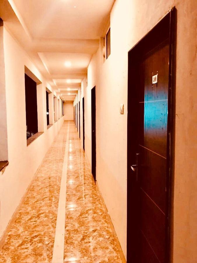 Hotel Mangalam Kurandvad Zewnętrze zdjęcie