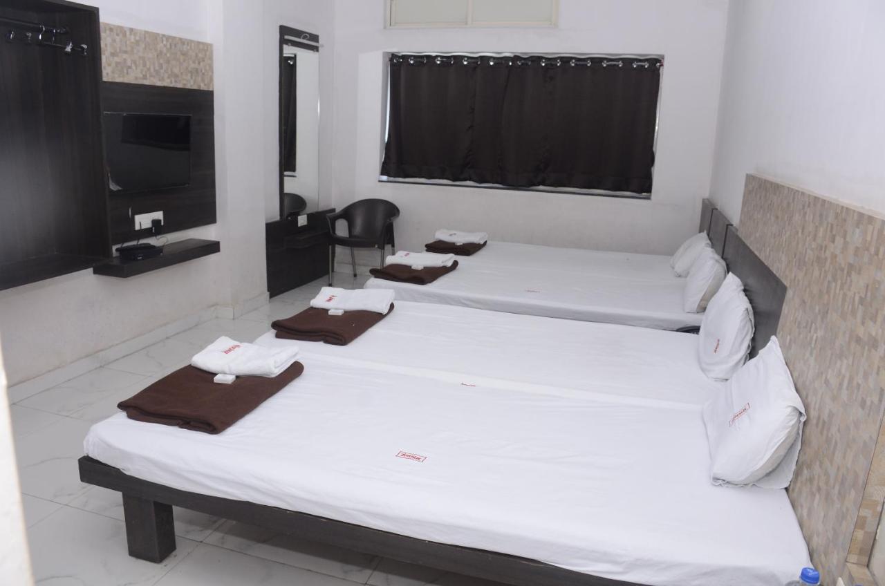 Hotel Mangalam Kurandvad Zewnętrze zdjęcie